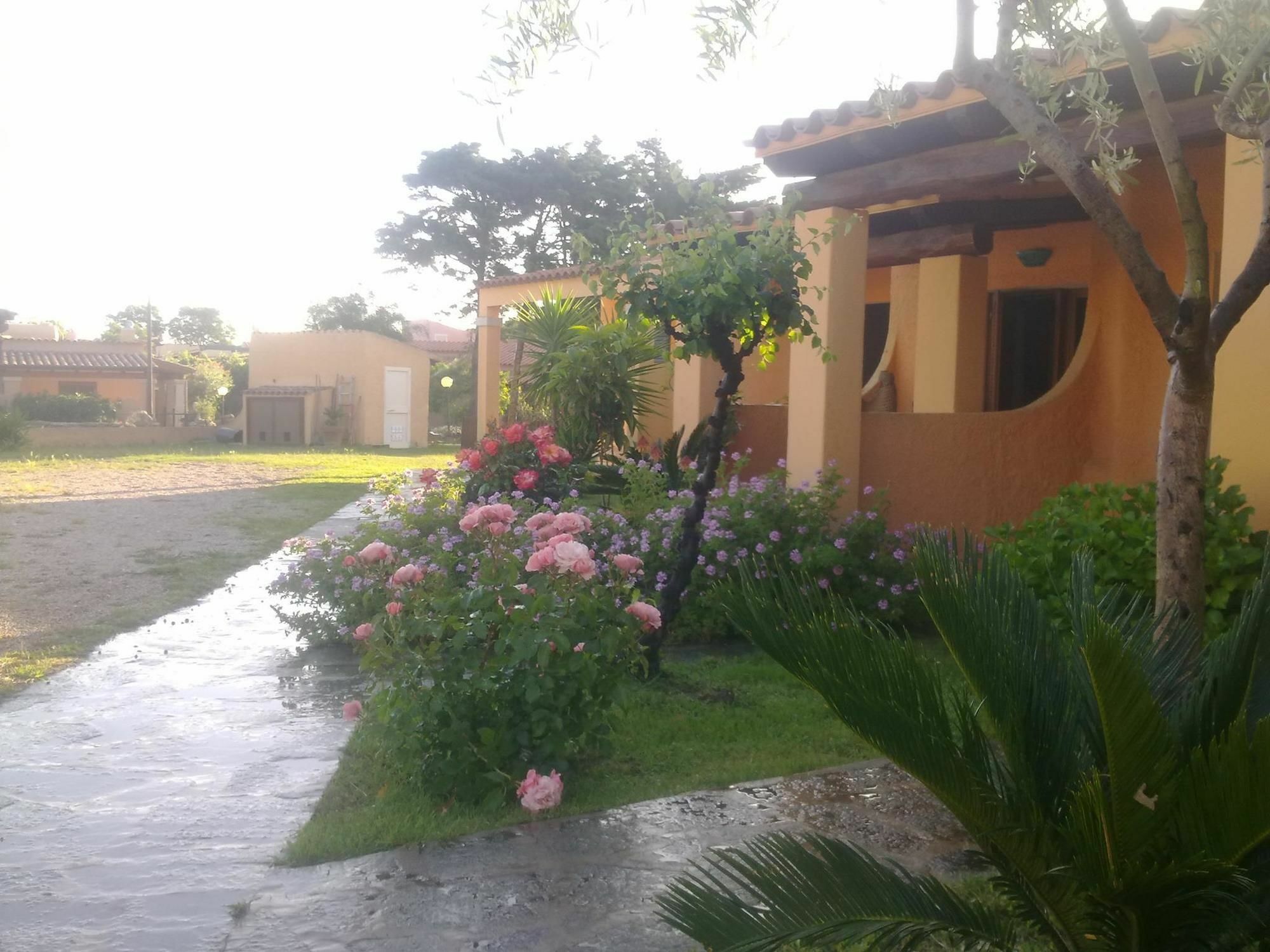 Residence La Pineta Budoni Εξωτερικό φωτογραφία